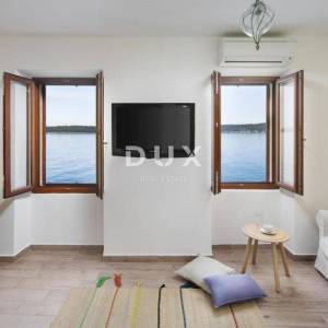 ISTRA, ROVINJ - Stan prvi red do mora
