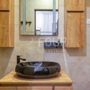Istra, Rovinj - stari grad, 50m od mora, adaptirana garsonijera
