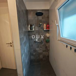ISTRA, ŠIŠAN – Moderan stan u prizemlju s okućnicom, mirna lokacija!