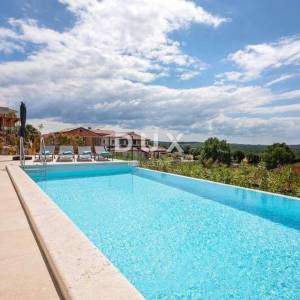 ISTRA, SVETI LOVREČ – Moderna vila s pogledom na more i bazenom u mirnom dijelu Istre