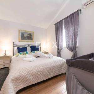 ISTRA, SVETI LOVREČ – Moderna vila s pogledom na more i bazenom u mirnom dijelu Istre