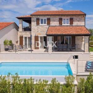 ISTRA, SVETI LOVREČ – Moderna vila s pogledom na more i bazenom u mirnom dijelu Istre