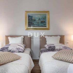 ISTRA, SVETI LOVREČ – Moderna vila s pogledom na more i bazenom u mirnom dijelu Istre