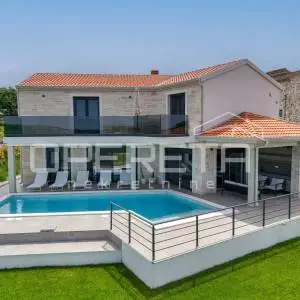 ISTRA, SVETI LOVREČ - Novoizgrađena kuća s bazenom
