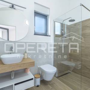 ISTRA, SVETI LOVREČ - Novoizgrađena kuća s bazenom