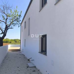 ISTRA, SVETVINČENAT - Kuća s bazenom i garažom u srcu Istre