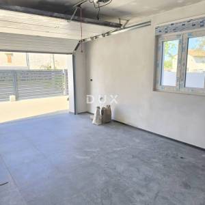 ISTRA, SVETVINČENAT - Kuća s bazenom i garažom u srcu Istre