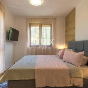 ISTRA, SVETVINČENAT - Moderno uređena vila s bazenom