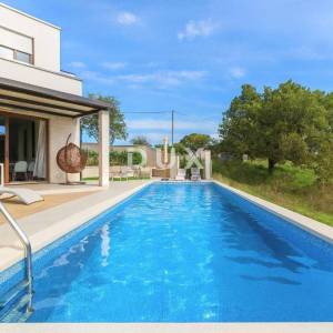 ISTRA, SVETVINČENAT - Moderno uređena vila s bazenom