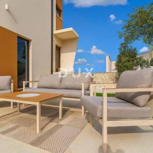 ISTRA, SVETVINČENAT - Moderno uređena vila s bazenom