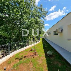 ISTRA, SVETVINČENAT - Moderna prizemnica s bazenom, okružena prirodom