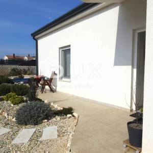 ISTRA, TINJAN - Moderna prizemnica s bazenom, novogradnja