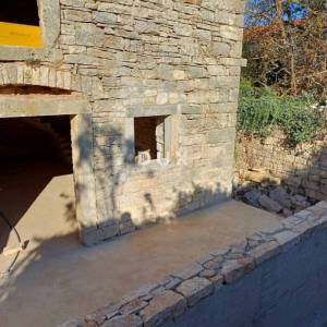 ISTRA, TINJAN - Samostojeća kuća s karakterom u srcu Istre
