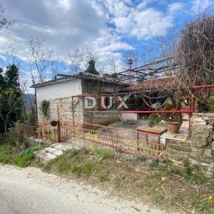 ISTRA, TUPLJAK - samostojeća kuća s dvorištem na odličnoj lokaciji. HITNA PRODAJA! PRILIKA!