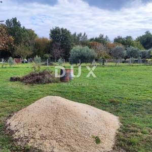ISTRA, VALTURA - Poljoprivredno zemljište 1500m2 na granici urbanizacije!