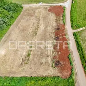 Istra- Vikend zemljište u blizini Brtonigle