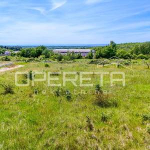 Istra, Višnjan – Atraktivno zemljište 1.265 m² s pogledom na more