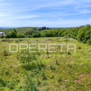 Istra, Višnjan – Atraktivno zemljište 1.265 m² s pogledom na more