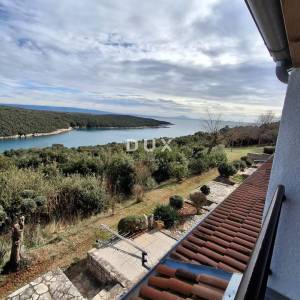 ISTRA,DUGA UVALA - Renoviran stan s predivnim pogledom na more