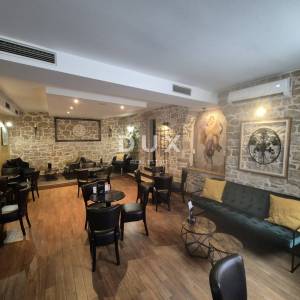 ISTRA,ROVINJ - Predivan uhodani caffe bar u srcu Rovinja