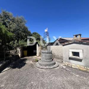 ISTRA,VIŠNJAN - Imanje od dvije kamene kuće okružene prirodom i pogledom na more
