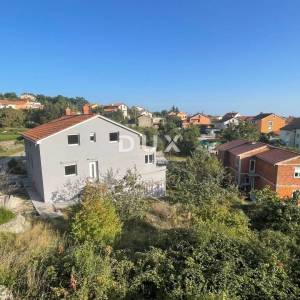 KASTAV, ĆIKOVIĆI - 2S + DB s terasom u novoobnovljenoj kući 