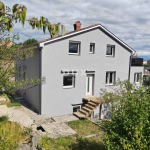 KASTAV, ĆIKOVIĆI - 2S + DB s terasom u novoobnovljenoj kući 