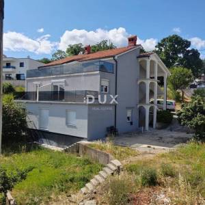 KASTAV, ĆIKOVIĆI - 2S + DB s terasom u novoobnovljenoj kući, vrt, parkirna mjesta