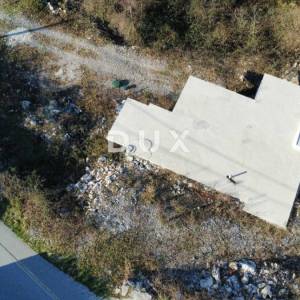 KASTAV - Samostojeća kuća 210 m2, započeta gradnja