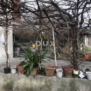 KASTAV, TRINAJSTIĆI - Krajnja kuća u nizu, garaža 51m2
