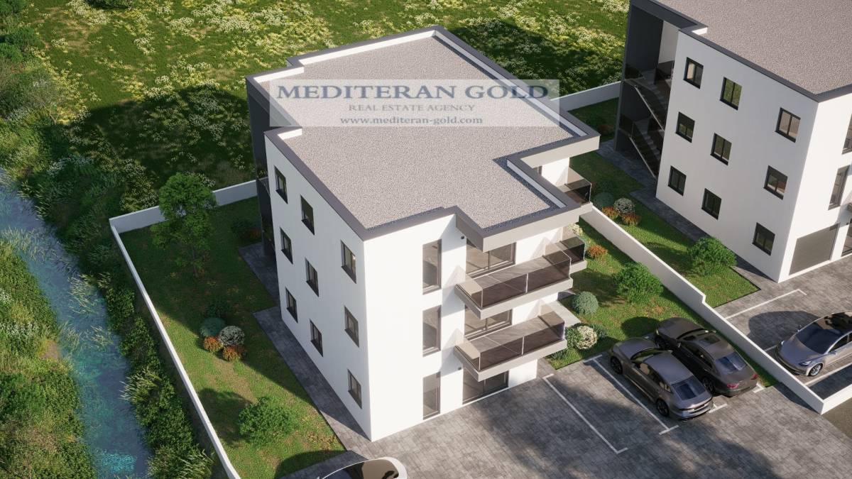 Kaštel Lukšić, novogradnja, dvosoban stan, parkirno mjesto u cijeni