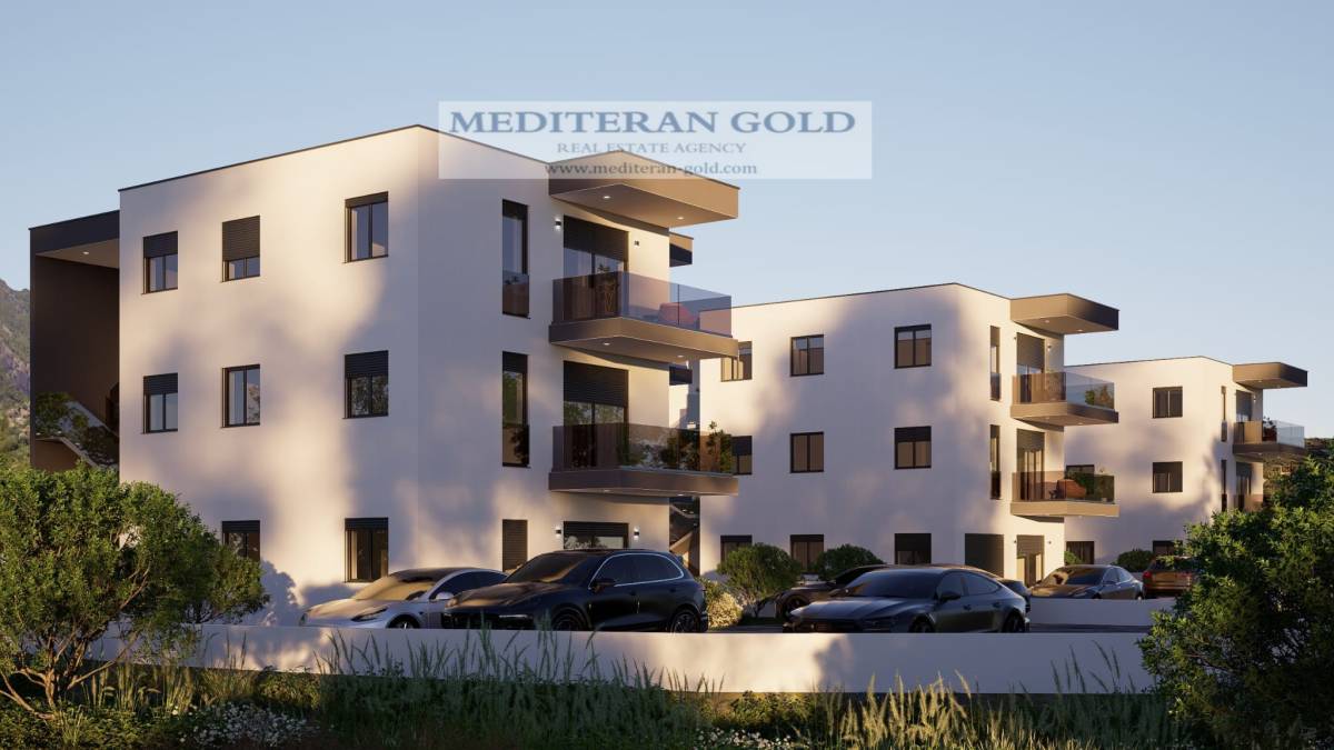 Kaštel Lukšić, novogradnja, dvosoban stan, parkirno mjesto u cijeni