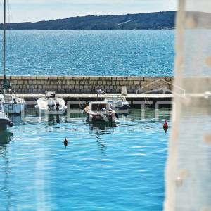 Kaštel Novi – riva, ekskluzivna kamena kuća s wellnessom