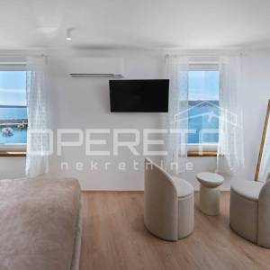 Kaštel Novi – riva, ekskluzivna kamena kuća s wellnessom