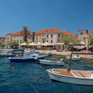 Kaštel Stari, kamena kuća za prodaju
