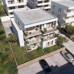 Kaštela/Poslovni prostor 50 m od mora 