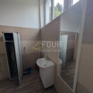 Klana, 115m2, poslovni prostor - hala+ured