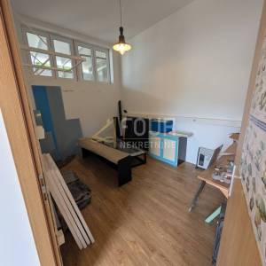 Klana, 115m2, poslovni prostor - hala+ured