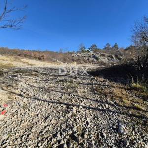 KLANA, ŠKALNICA - Građevinsko zemljište na prelijepoj lokaciji, snižena cijena, prilika!