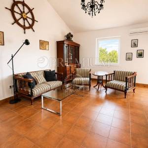 Klimno, Krk – apartman s terasom i pogledom na more!