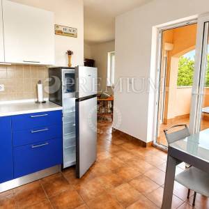 Klimno, Krk – apartman s terasom i pogledom na more!