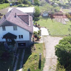Kneževi vinogradi kuća 230 m2 + pomoćni objekt 60 m2
