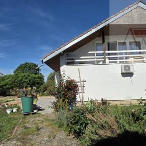 Kneževi vinogradi kuća 230 m2 + pomoćni objekt 60 m2