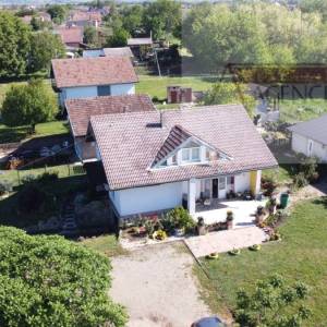Kneževi vinogradi kuća 230 m2 + pomoćni objekt 60 m2