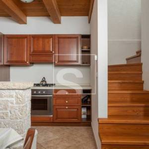 Kompleks s 5 zasebnih jedinica za investiciju, Tinjan, Istra - 9 spavaćih soba i bazen