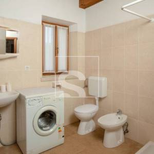 Kompleks s 5 zasebnih jedinica za investiciju, Tinjan, Istra - 9 spavaćih soba i bazen