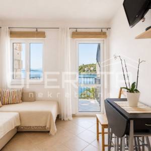 Korčula, dva apartmana s pogledom i velikom terasom