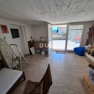 KORČULA, SV. ANTUN - stanu u prizemlju u atraktivnom naselju 66,74m2!