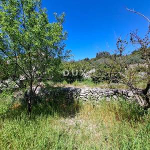 KORČULA, SV. ANTUN - stanu u prizemlju u atraktivnom naselju 66,74m2!