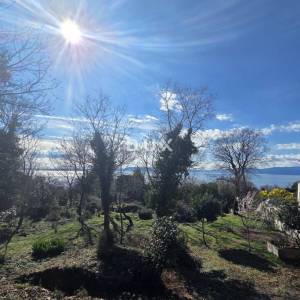 KOSTRENA, ROŽMANIĆI- građevinsko zemljište 1750m2 s panoramskim pogledom na more za obiteljsku villu / stambenu zgradu stanove ...